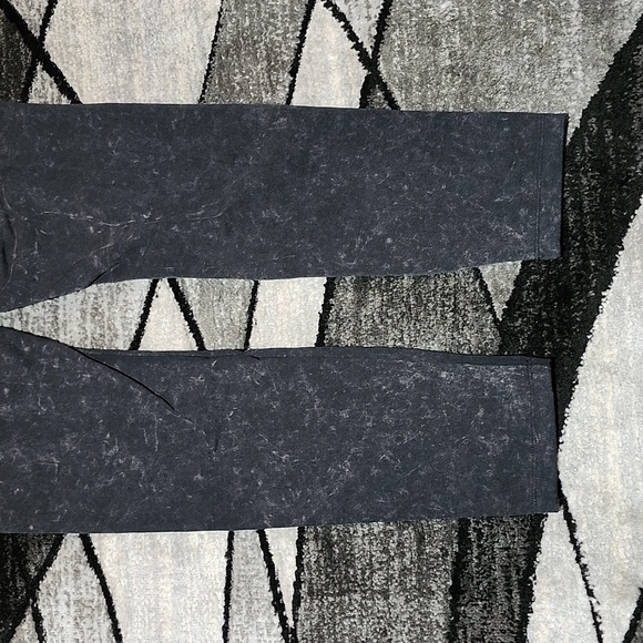 VS PINK YOGA ACID WASH BLACK 2019 LEGGINGS - Picture 9 of 11